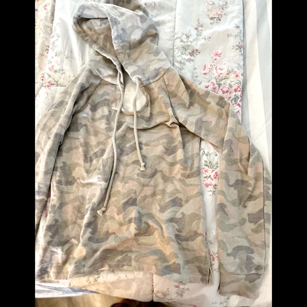 Cute Camo short outfit 🤎💚
